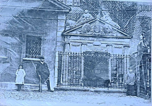 162-Усыпальница Иммануила Канта